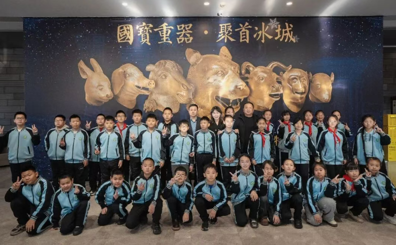 哈药公益联合保利文化传播共启三精蓝瓶&ldquo;幸福1+1&rdquo;儿童守护计划